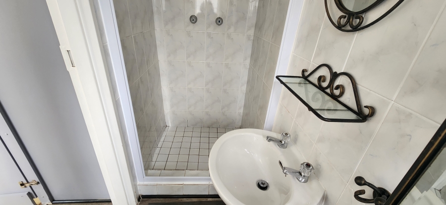 To Let 2 Bedroom Property for Rent in Tokai Western Cape